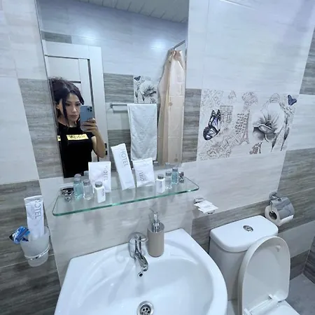 Cool Blue Interior Self Check In Apartment Yerevan Exterior photo