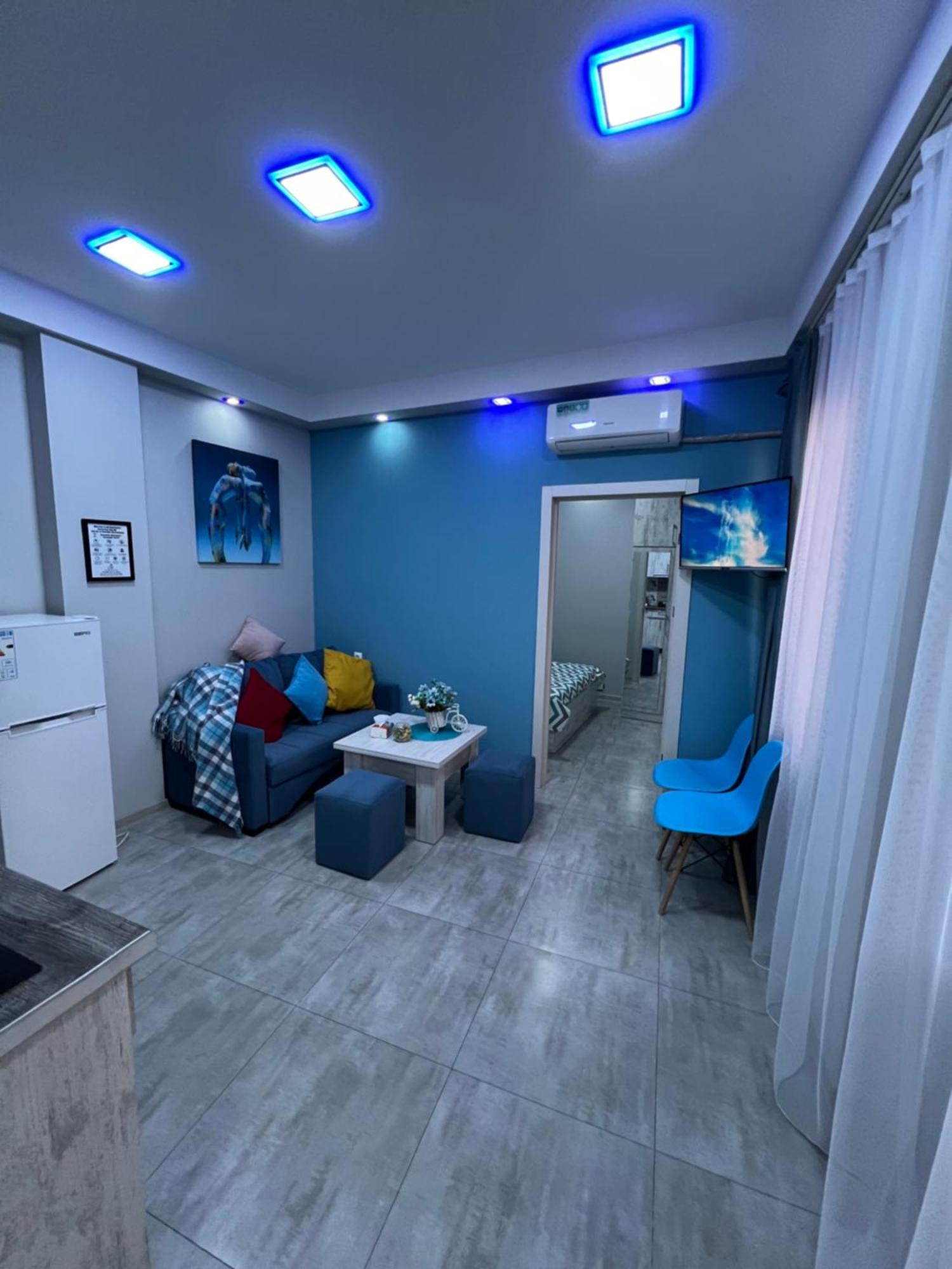 Cool Blue Interior Self Check In Appartement